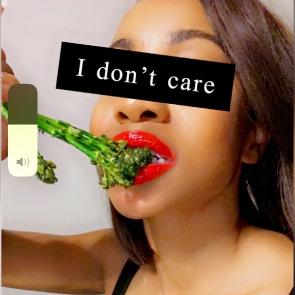 Welcome to my closet. 😘 - Picture 4 of 9